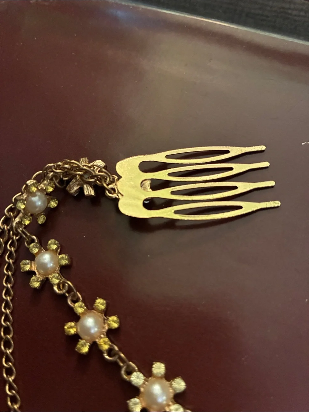Gold Floral Double-Comb Hair Chain with Pearlescent Accents